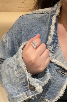 18K Gold Lab‑Grown Gradient Pink Diamond Ring, Designer Pink Diamond Engagement Ring, Custom Fine Jewelry for Women Girlfriend