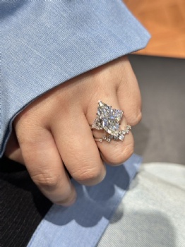 5‑Carat Marquise Lab‑Grown Diamond Ring 18K Gold Engagement Ring Man‑Made Diamond Wedding Band for Bridal