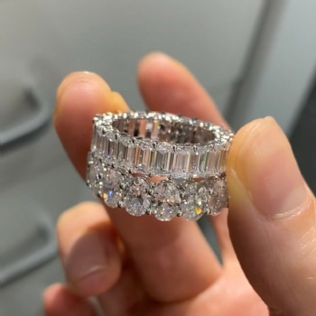 18K White Gold Eternity Band Ring Full‑Pavé Emerald‑Cut Lab‑Grown Diamond Stackable Ring Icy Sugar‑Shape Diamond Jewelry Gift for Girlfriend